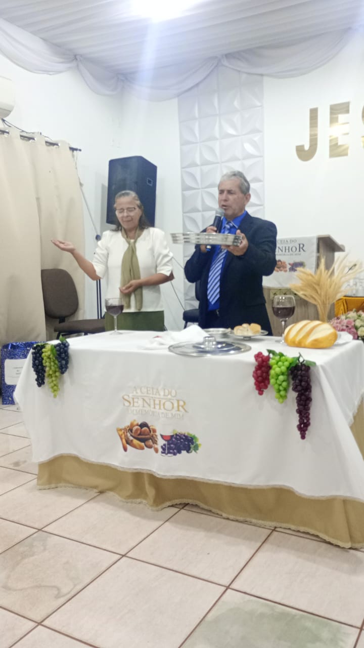 enoque e esposa.jpg